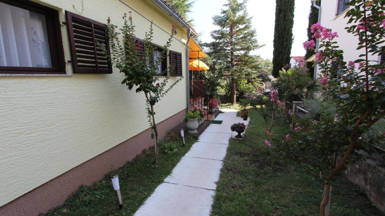 Apartments Trupec Малинска Экстерьер фото