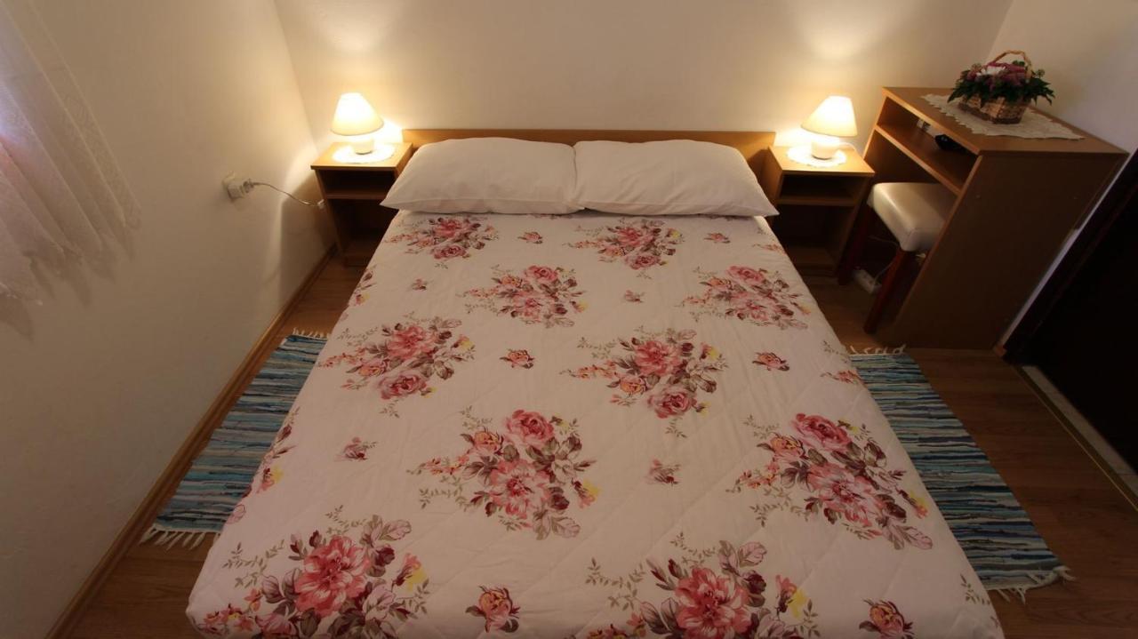 Apartments Trupec Малинска Экстерьер фото